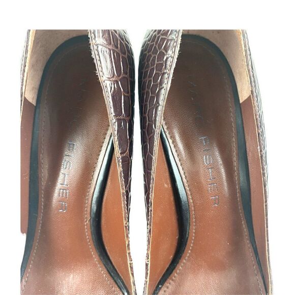 Marc fisher Burgundy Pebbled Leather Platform Heels Pep Toe Two Buckles US 8.5M - Picture 7 of 15